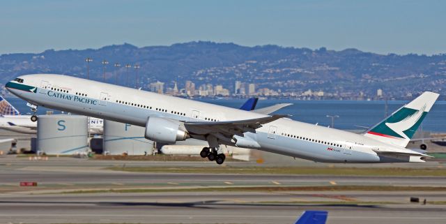 BOEING 777-300ER (B-KQW)