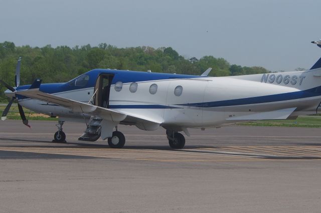 Pilatus PC-12 (N906ST)