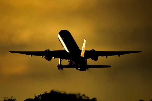 Boeing 757-200 (EC-FTR) - TENERIFE NORTEbr /06/09/2016