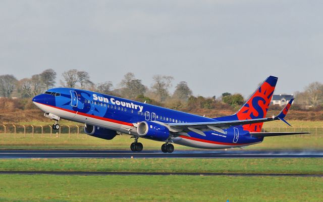 Boeing 737-800 (N821SY) - sun country b737-8 n821sy dep shannon 31/1/17.