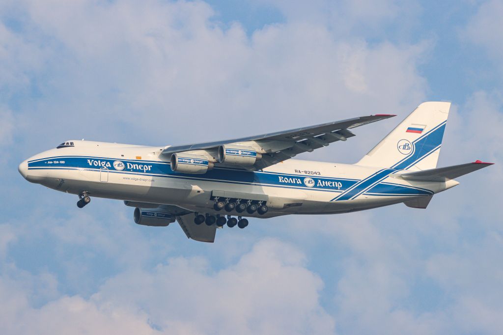 Antonov An-124 Ruslan (RA-82043) - Antonov with an early morning arrival into Alliance