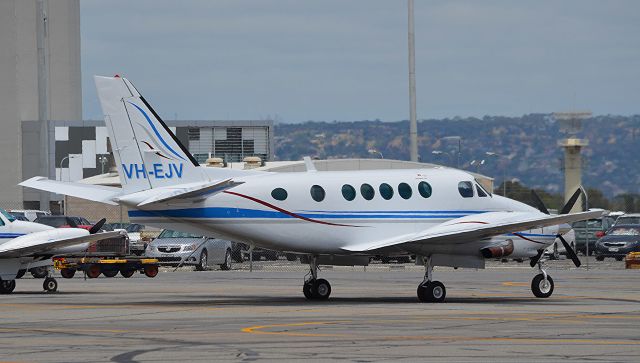 Beechcraft King Air 100 (VH-EJV)