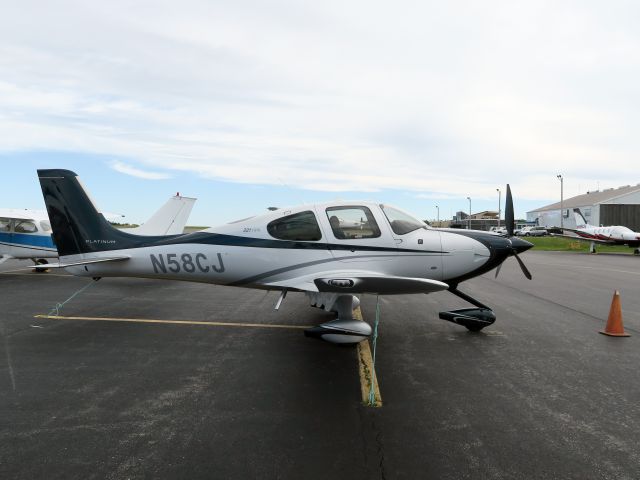 Cirrus SR-22 (N58CJ) - 26 June 2015.