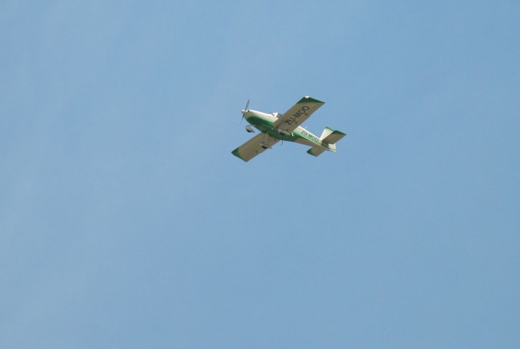 Vans RV-10 (ZU-MOO)
