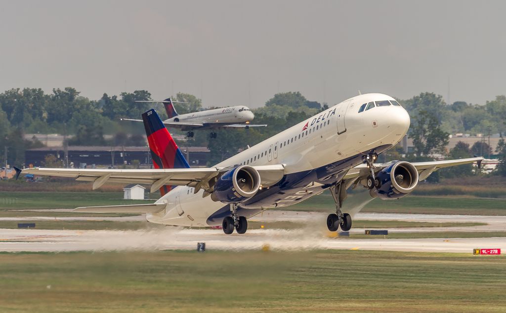 Airbus A320 (N373NW) - Delta 2468 powers out of Detroit and heads to Grand Rapids