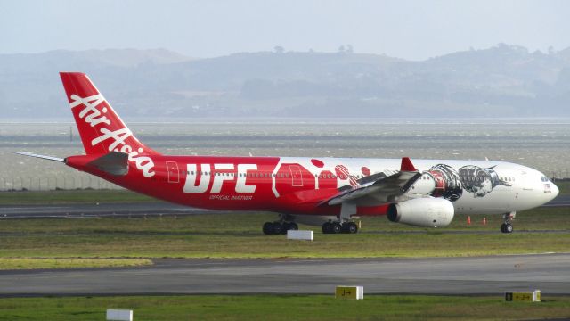 Airbus A330-300 (9M-XXD) - AirAsia X's UFC livery diverging from 23L; an airline that no longer serves Auckland.