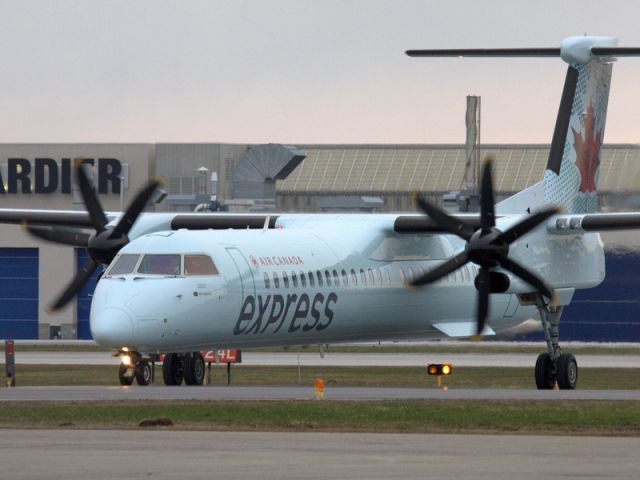 de Havilland Dash 8-400 (C-FSRJ) - Air Canada Express