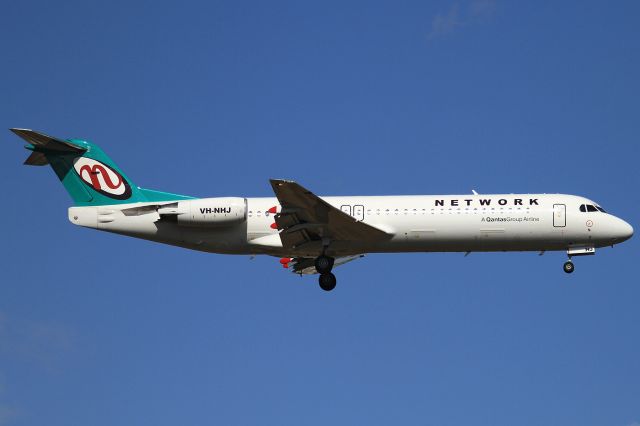 Fokker 100 (VH-NHJ)