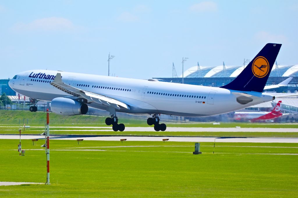 Airbus A330-300 (D-AIKF)