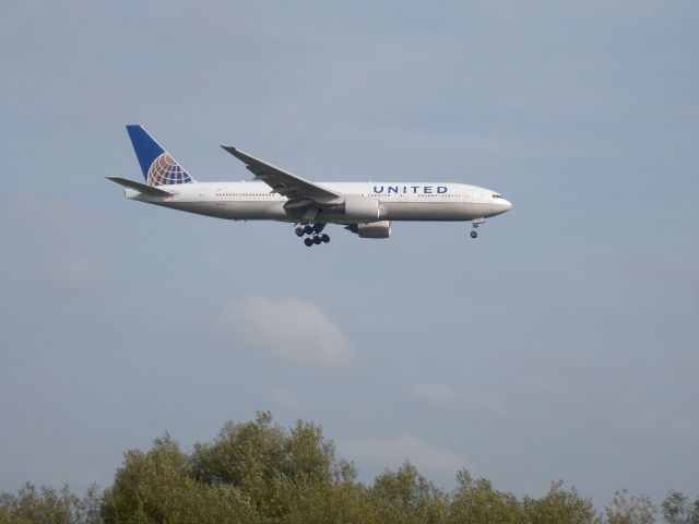 Boeing 777-200 (N771UA)