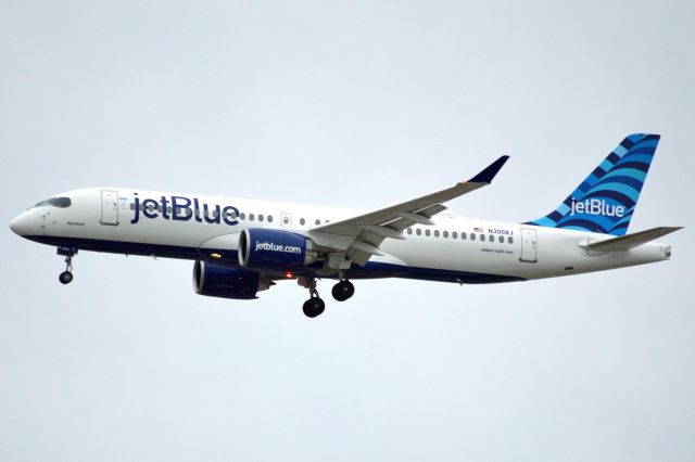 Airbus A220-300 (N3080J) - JetBlue 6126 on a crew Training flight from Tampa 