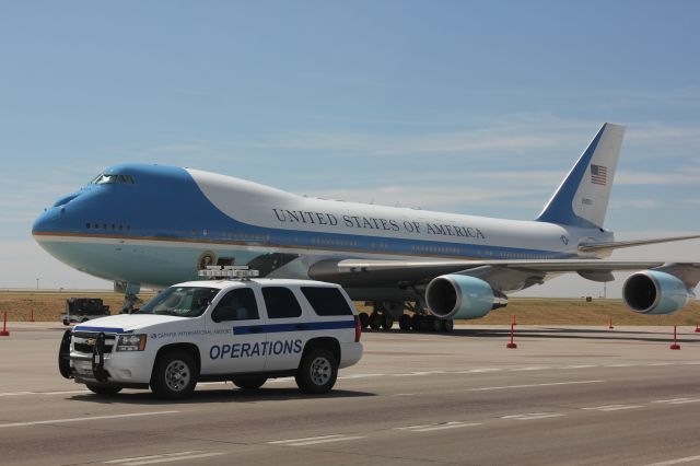 Boeing 747-200 (92-9000) - Air Force One at DIA.