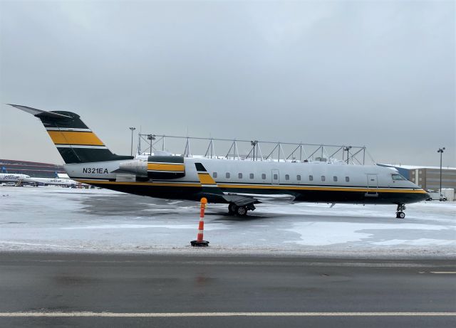 Canadair Regional Jet CRJ-200 (N321EA) - CRJ-200