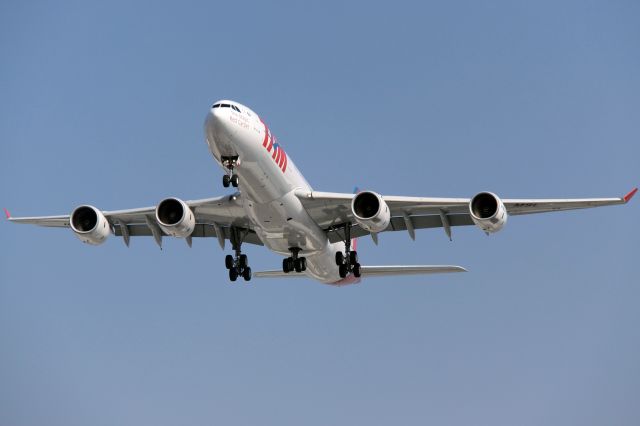 Airbus A340-500 (PT-MSL)