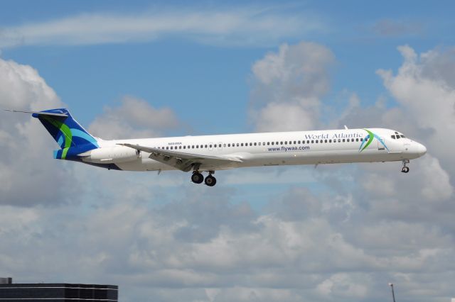 McDonnell Douglas MD-83 (N804WA) - Miami International, October 2017