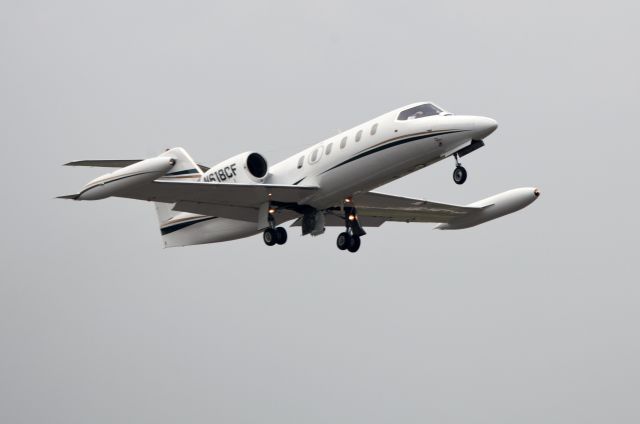 Learjet 35 (N618CF)