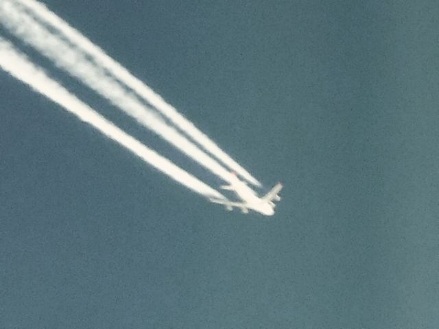 Boeing 787-8 (VN-A871) - Taken from VNA871 seat 23A over central Asia At FL 36000 ft, B747-400 probably at fl 39000ft.