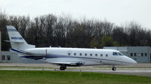 IAI Gulfstream G200 (N882MR) - On the active runway for departure is this 2002 Israeli Aircraft Industry Gulfstream 200 in the Spring of 2021.