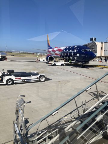 Boeing 737-800 (N500WR) - Saw Freedom one for the first time at Santa Barbara Airport.