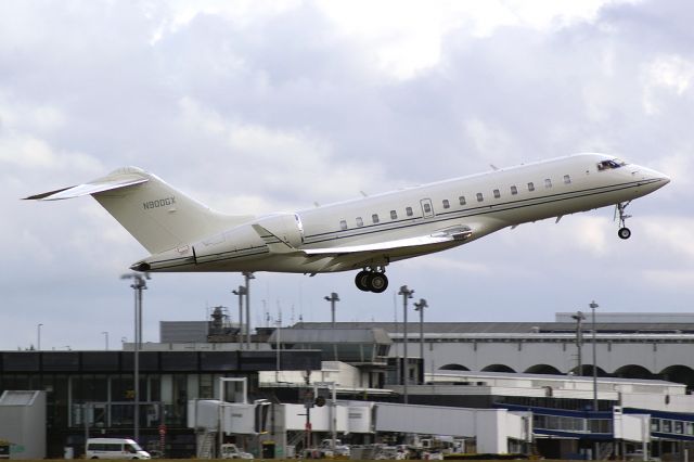 Bombardier Global Express (N900GX)