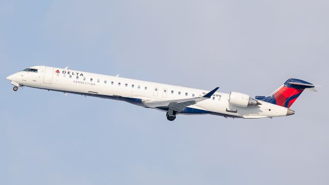 Canadair Regional Jet CRJ-900 (N161PQ) - A Delta CRJ9 departs from runway 27L at KSBN.