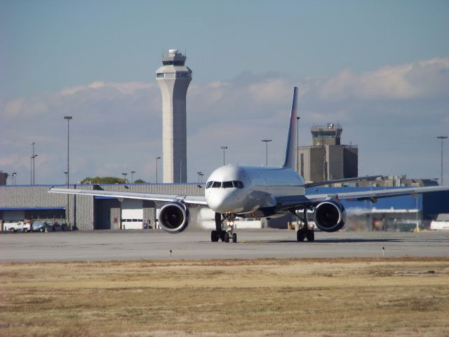 Boeing 757-200 (N527US)