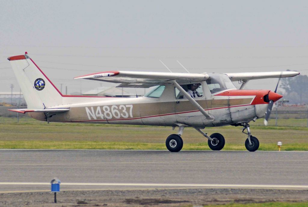 Cessna 152 (N48637)