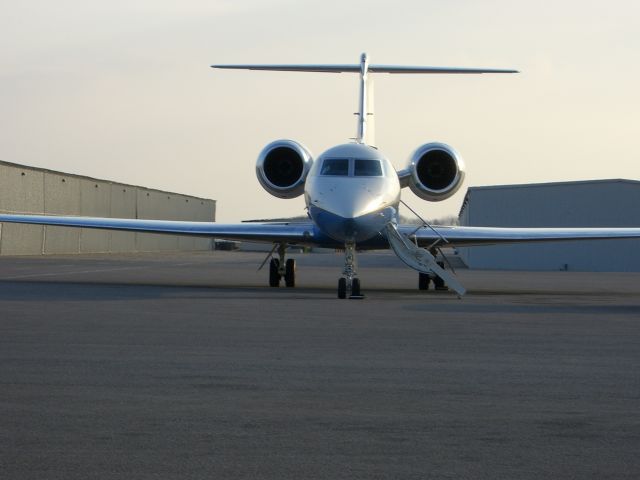 Gulfstream Aerospace Gulfstream IV (N460QS) - NETJETS ON SIGNATURE RAMP AFTER HUNTSVILLE FLIGHT CENTER CLEANING