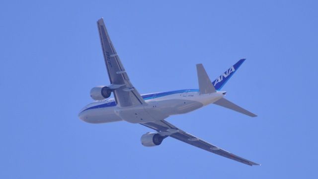 Boeing 777-200 (JA744A)