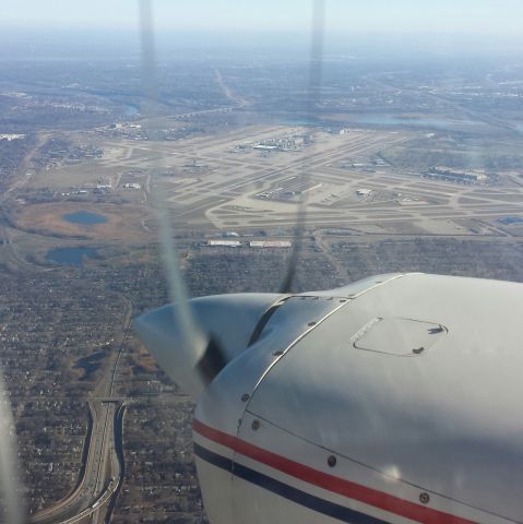 Cessna 310 (N2282F) - 6000 in the MSP Bravo looking south