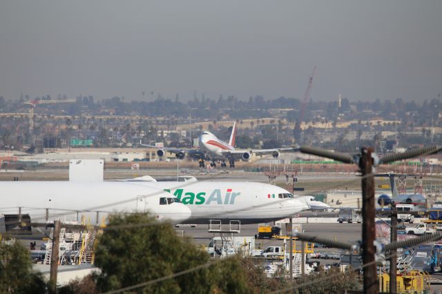 Boeing 747-400 (N700CK)