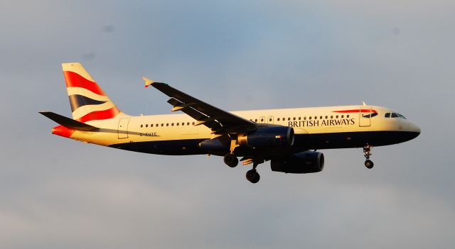 Airbus A320 (G-EUYE)