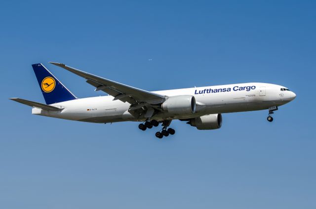 Boeing 777-200 (D-ALFA) - Lufthansa Cargo 777F D-ALFA Good Day USA