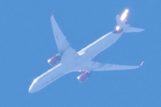 Airbus A350-900 (G-VELJ) - G-VELJ Airbus A-350 Virgin Atlantic VS75 De Manchester MAN. Vers Orlando MCO. Altitude 12192 Mètres. Vitesse 889 KM/H. Survolant la ville de Lavaltrie QC. Le 13-04-2025 at 14:18.