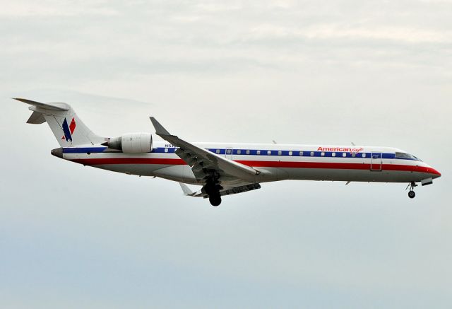 Canadair Regional Jet CRJ-700 (N513AE)