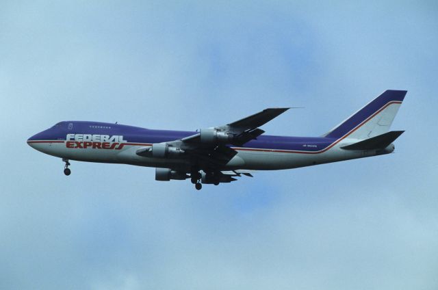 Boeing 747-200 (N631FE) - Final Approach to Narita Intl Airport Rwy34 on 1991/08/18