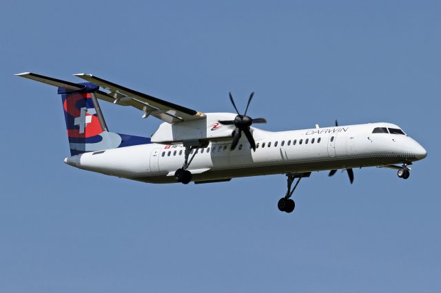 de Havilland Dash 8-400 (HB-JQA)