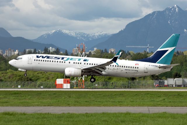 Boeing 737-800 (C-GWRG)