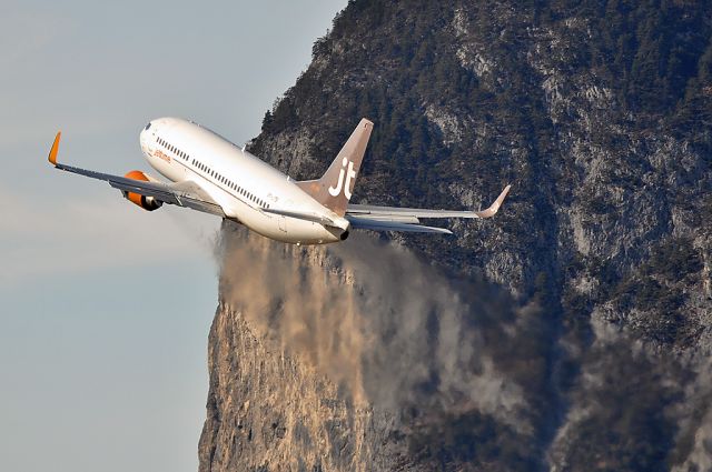 BOEING 737-300 (OY-JTB)