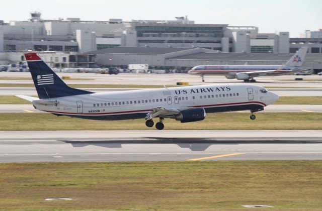 BOEING 737-400 (N450UW)