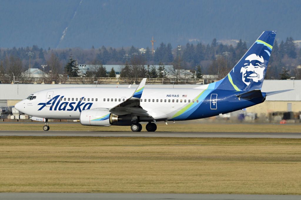 Boeing 737-800 (N611AS)