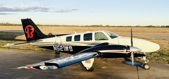 Beechcraft Baron (58) (N521WS)