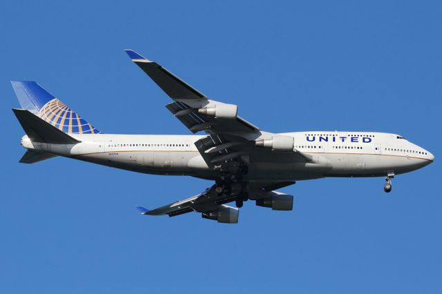 Boeing 747-400 (N127UA) - United 863 flies over Kurnell for 34L