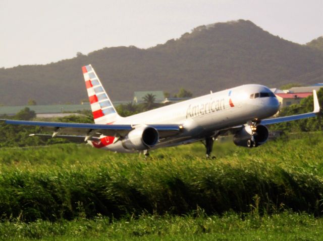 Boeing 757-200 (N183AN)