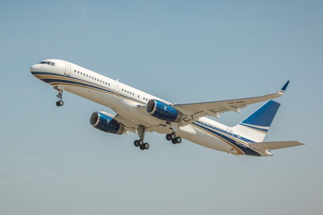 Boeing 757-200 (VP-BBE)