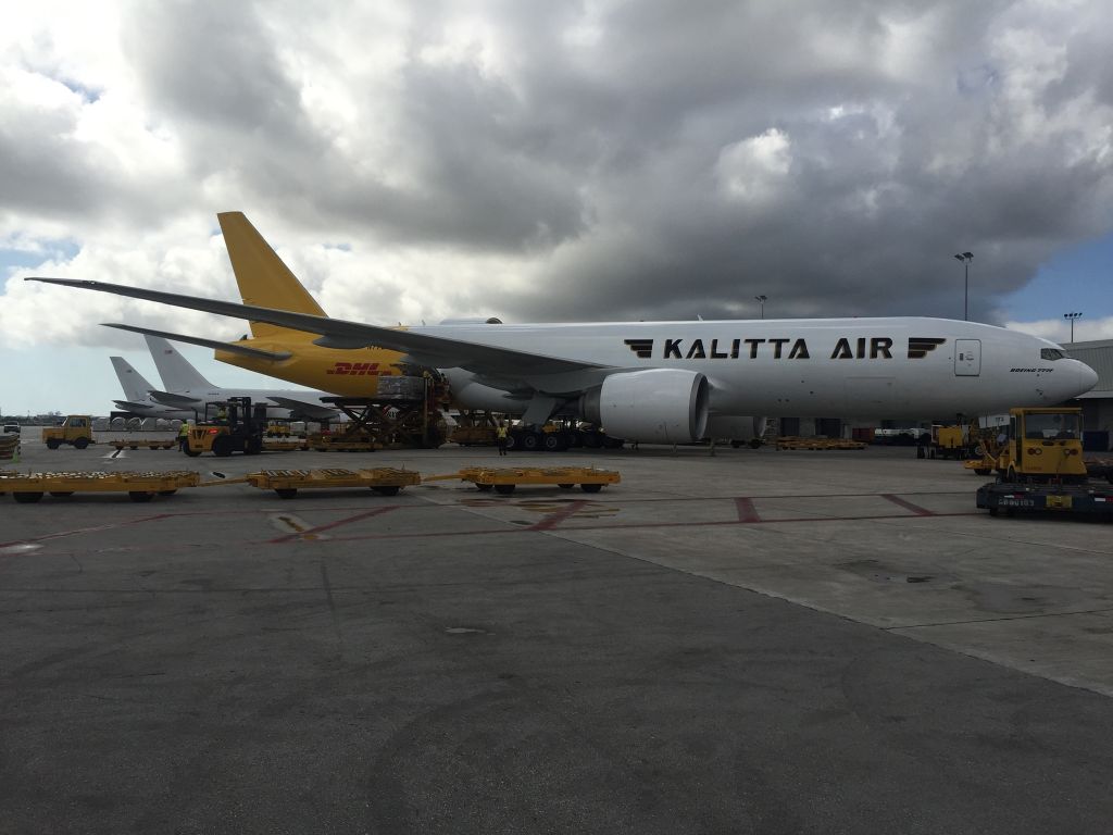 Boeing 777-200 (N772CK) - Cargo City Miami