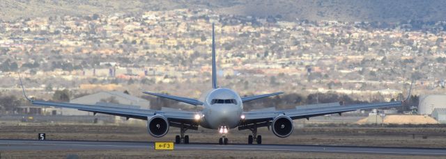 BOEING 767-300 (N355UP)