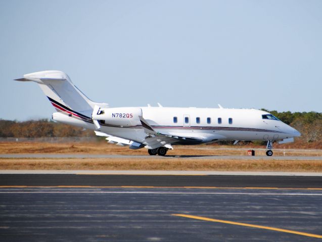 Canadair Challenger 350 (N782QS)