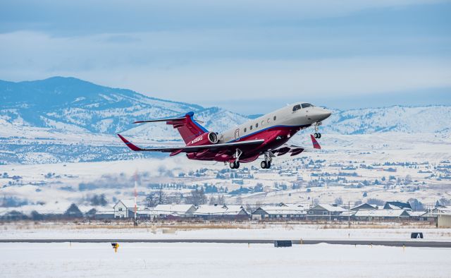 Embraer Legacy 550 (N406AD) - Praetor 600 departing KBZN