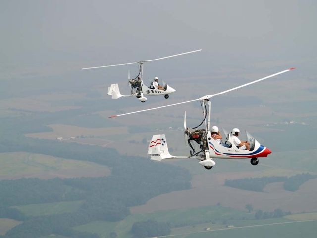 Experimental 100kts (N216MG) - PAUL AND DENISE SALMON WITH BOB HEIMBERGER IN THE BACKGROUND